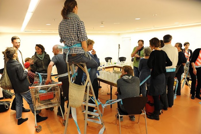 KOLLABORATION FÜR EINE UNGEWISSE ZUKUNFT